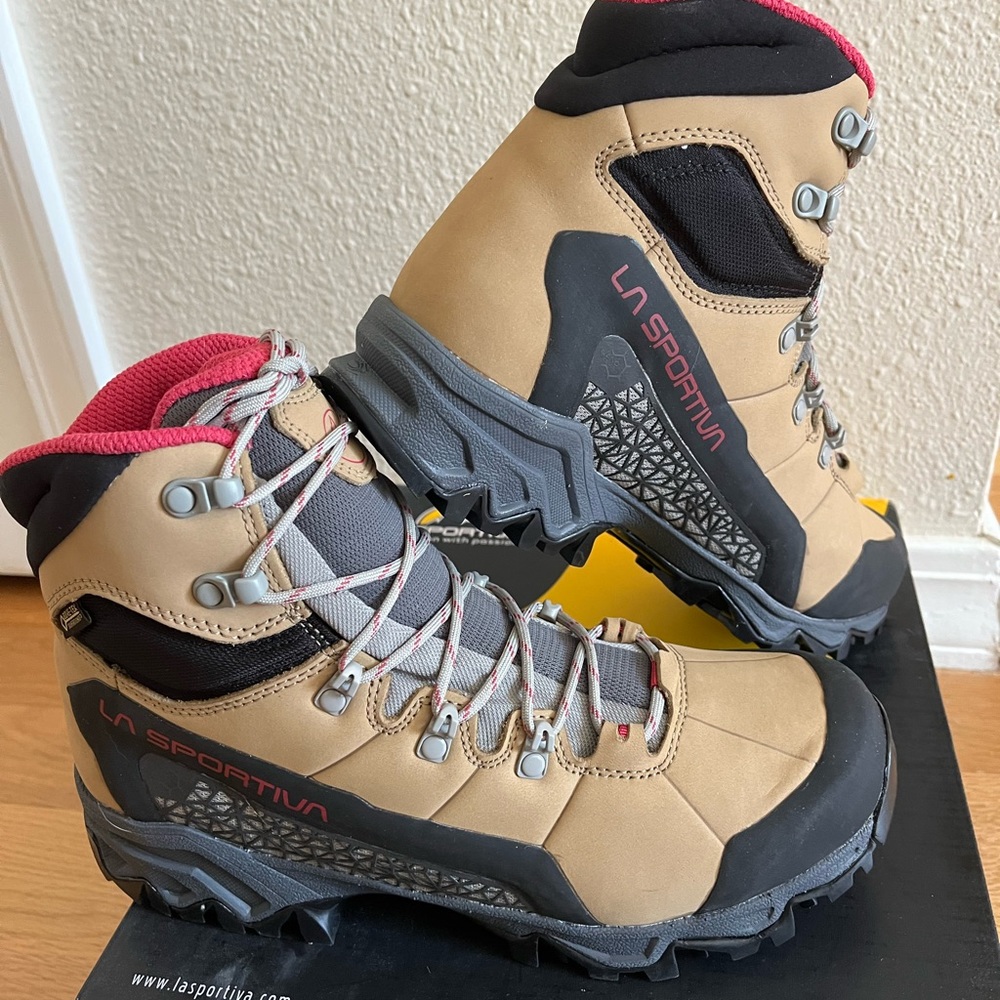 NEW La Sportiva Nucleo High GTX Trail Hiking Boot Womens 9.5 41.5 Brown Leather